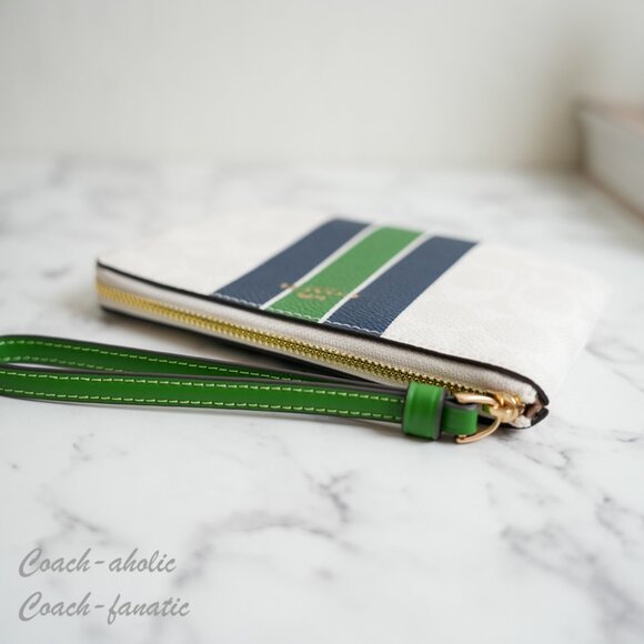 NWT Coach CBP19 Corner Zip Wristlet Signature Canvas Varsity Stripe Chalk/Kelly - Picture 3 of 6